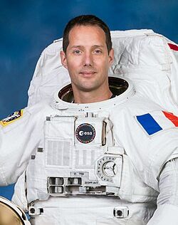 Thomas_Pesquet,_official_portrait_in_EMU_(2020)_cropped.jpg